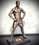 The CR7 Legacy – ( Figure Cristiano Ronaldo) Premium Decorativo  de Luxo pintado a mão,grande 37 cm  Pronta entrega ORIGINAL.